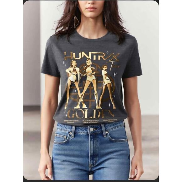 KPop Demon Hunters Huntrix Golden Tour Graphic Tee Size Large Unisex Charcoal - Picture 1 of 7